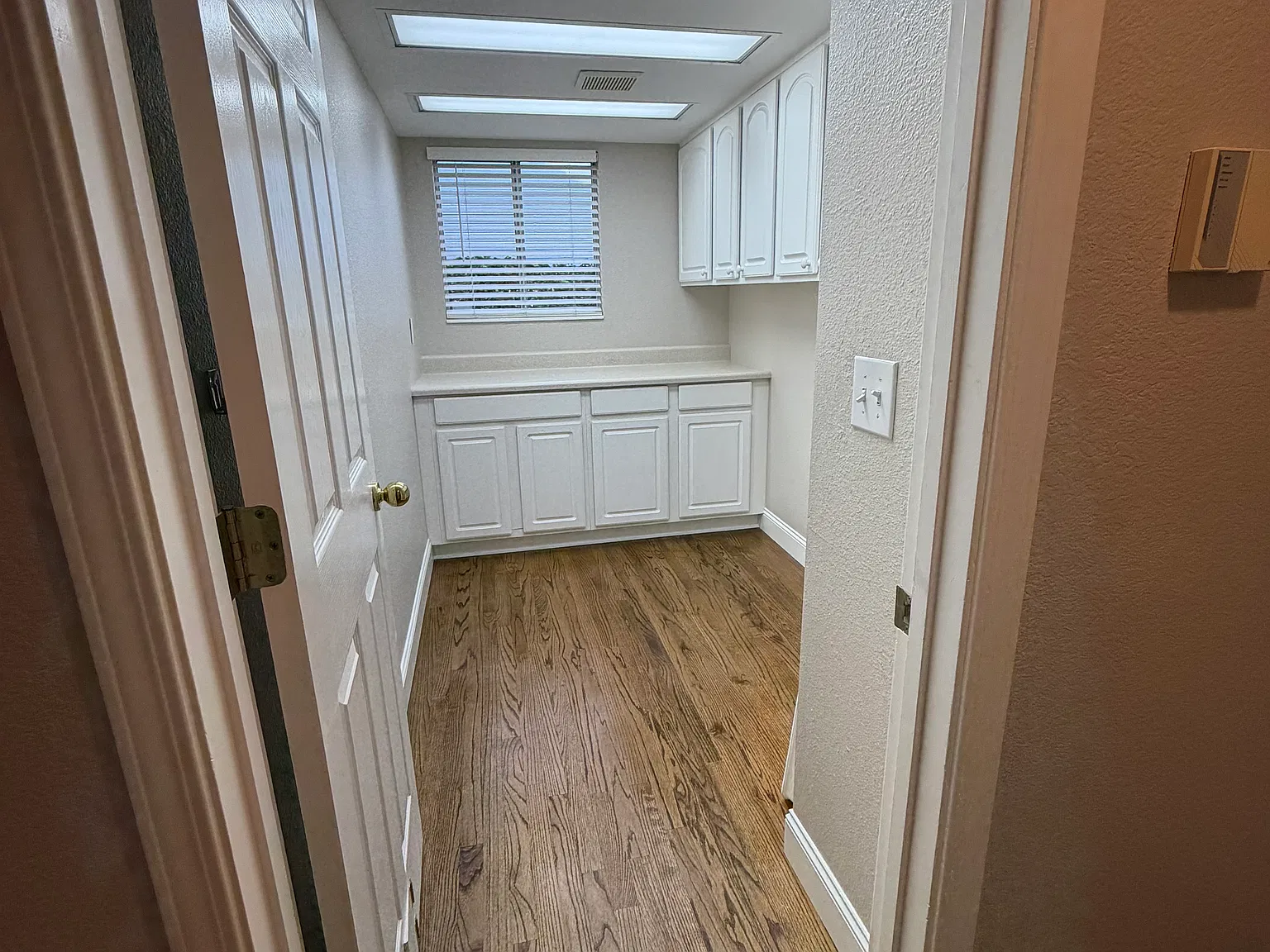 4 bed, 2.5 bath, 2204 sqft, $3,750 — Photo 4