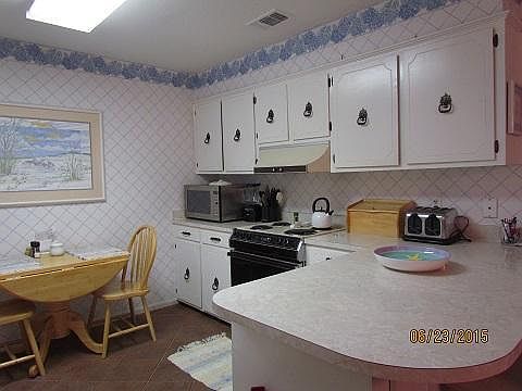 3rd image of 612 Pelican Dr
