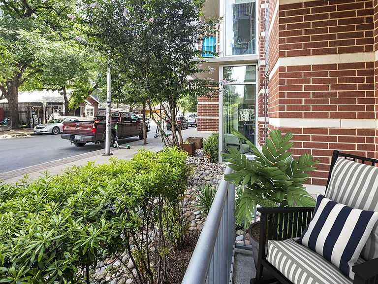 Camden Rainey Street — Photo 23