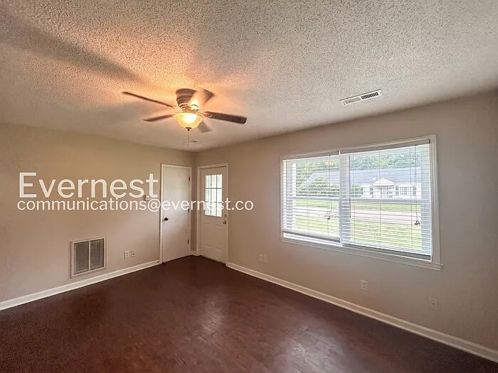 4909 Buford Ave — Photo 8