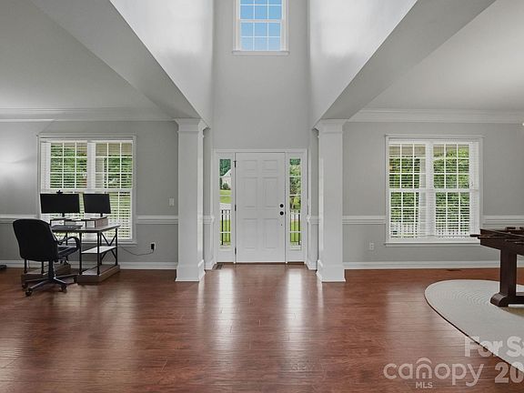 5th image of 184 Herons Gate Dr