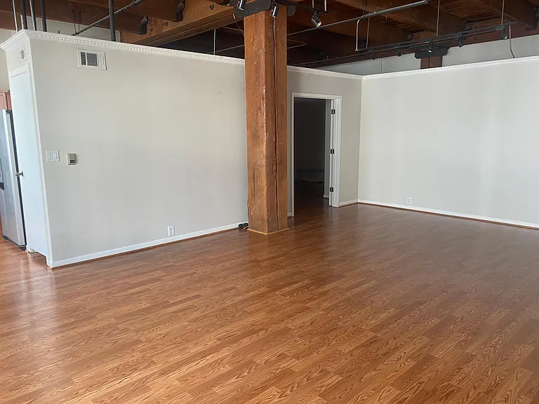 Living room 17'7" x26' towards bedroom daytime