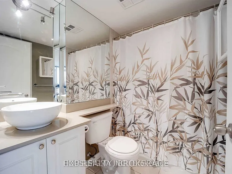 18 Stafford St #508 — Photo 17