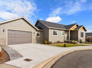 208 NW Knight Ct, Grants Pass, OR