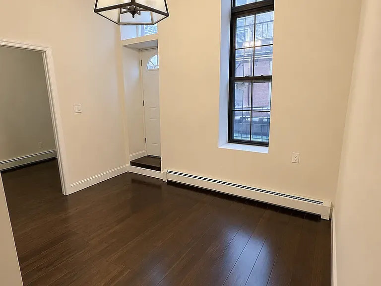 406 Tompkins Ave #1R — Photo 2