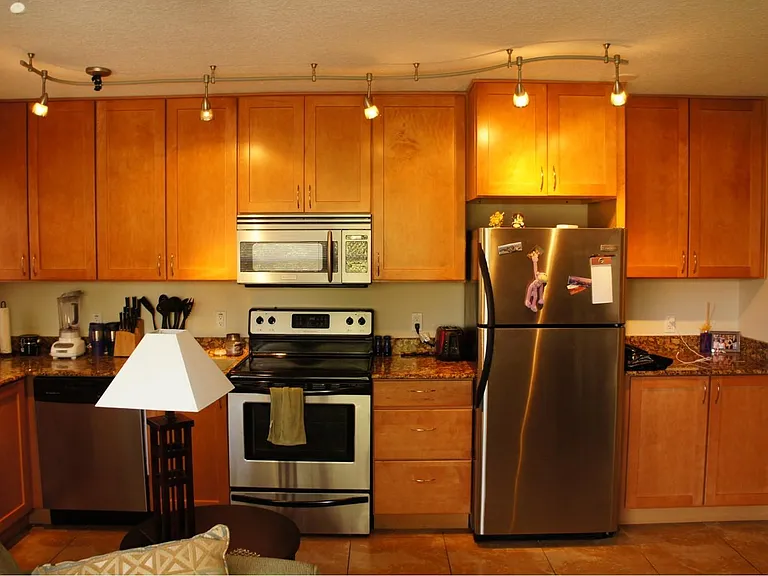 220 6th Ave N #6 — Photo 9