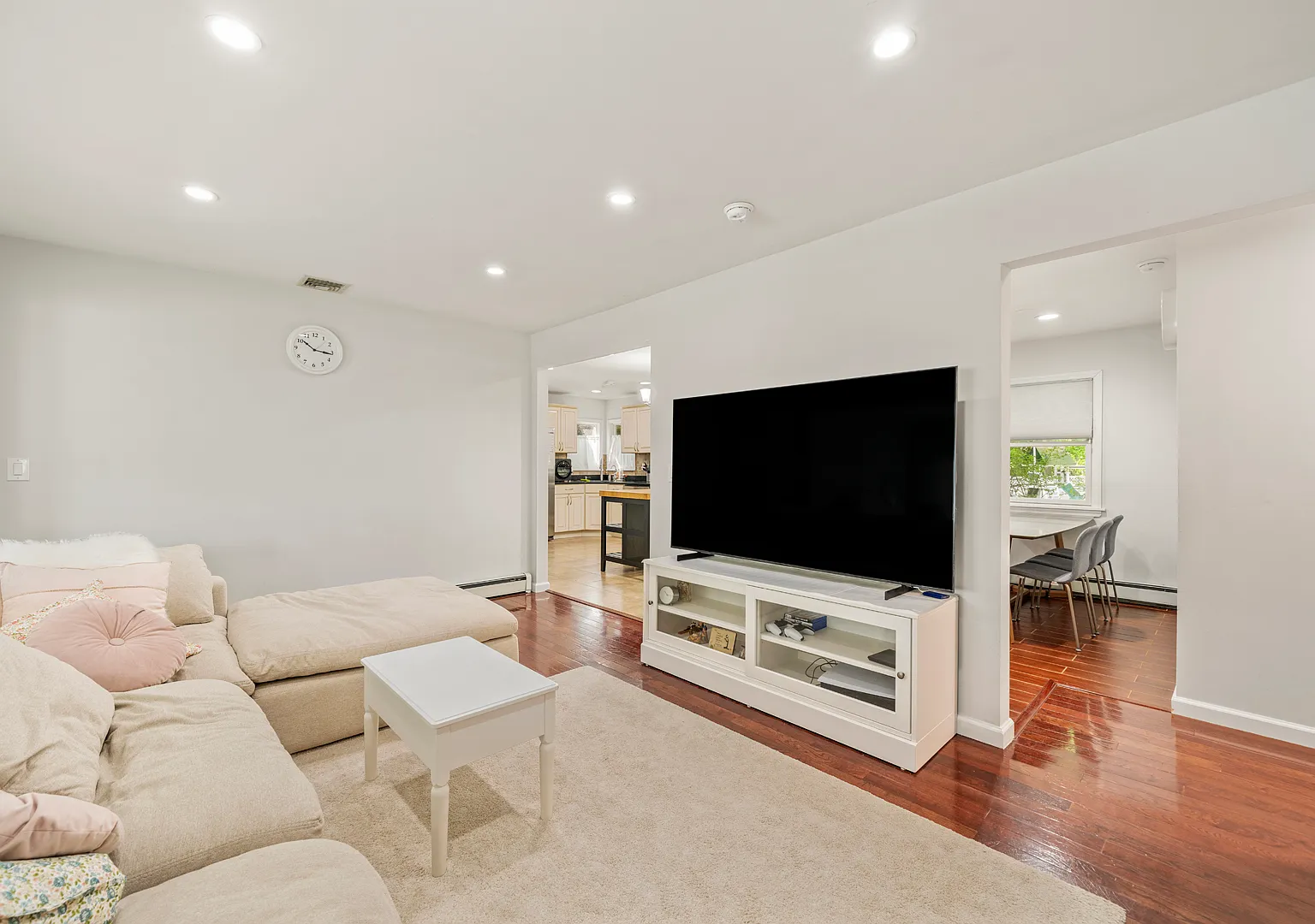3 bed, 1500 sqft, $4,450 — Photo 3