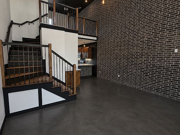 2nd image of 215 E Avenue K #B