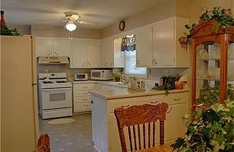 4th image of 8600 E 52nd St