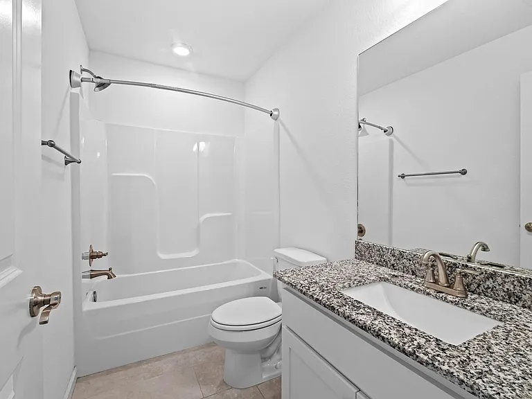 4304 W Newton Ave — Photo 22