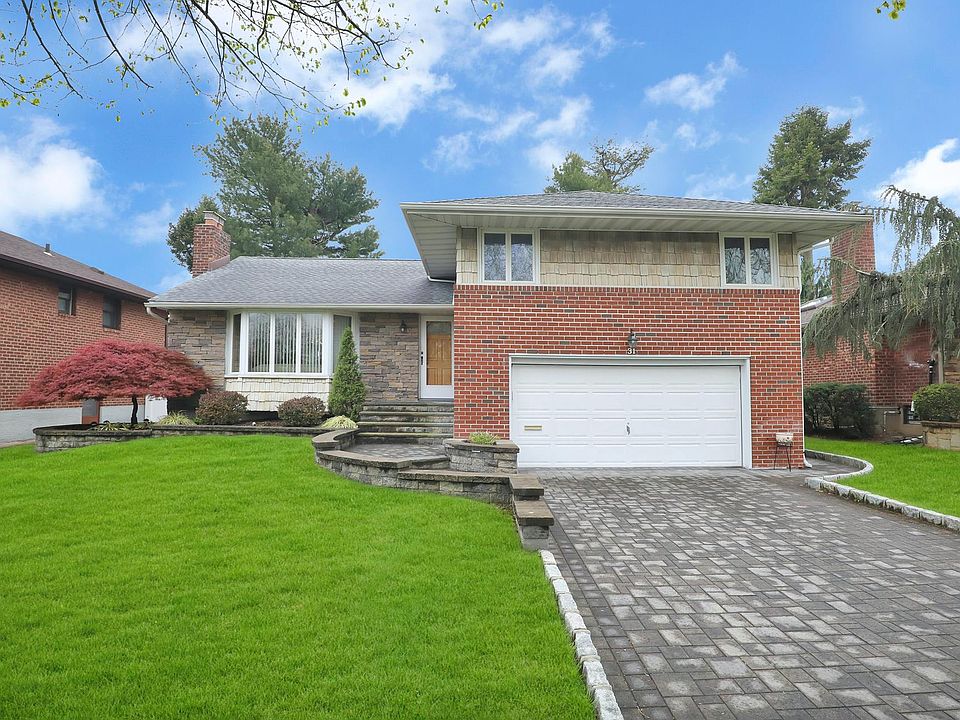 1st image of 31 Carling Dr