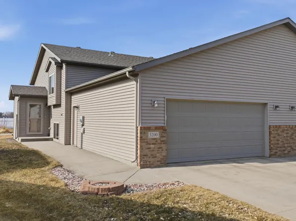 3200 7th Ave N, Moorhead, MN 56560