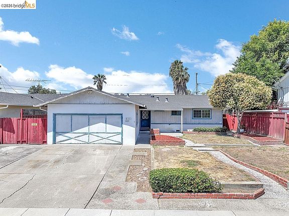 2nd image of 805 Calero St