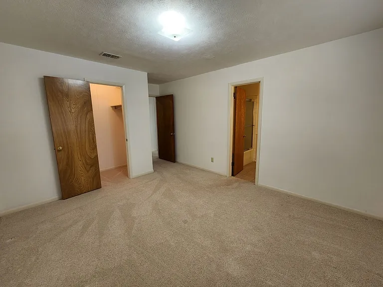 2604 Buckingham Dr — Photo 22