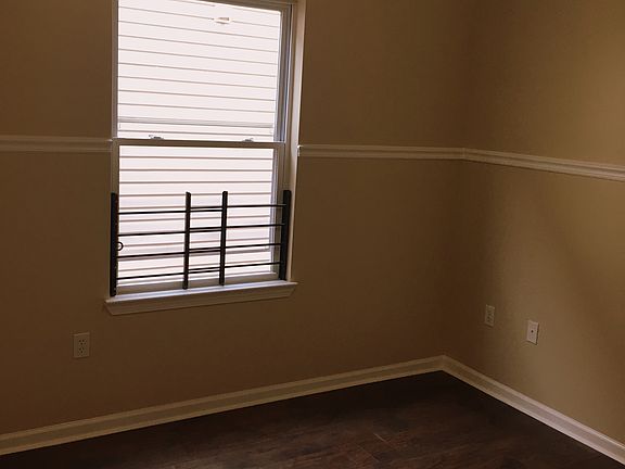 4th image of 296 Sussex Ave #1