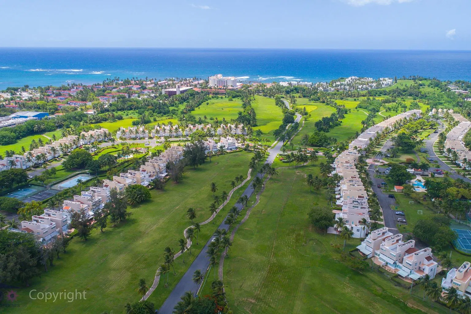 53 Villas De Golf Est — Photo 1