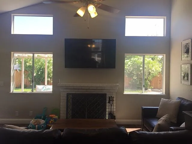 3 bed, 1421 sqft, $3,300 — Photo 2