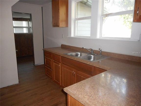 4th image of 1619 21st Ave S