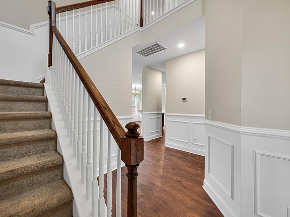 3rd image of 664 Redbud Ln