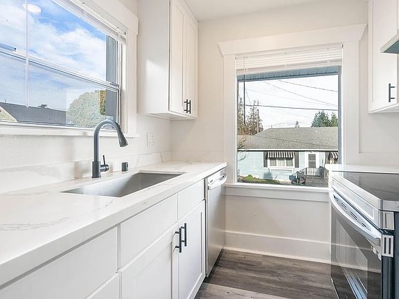 4th image of 1312 39th St