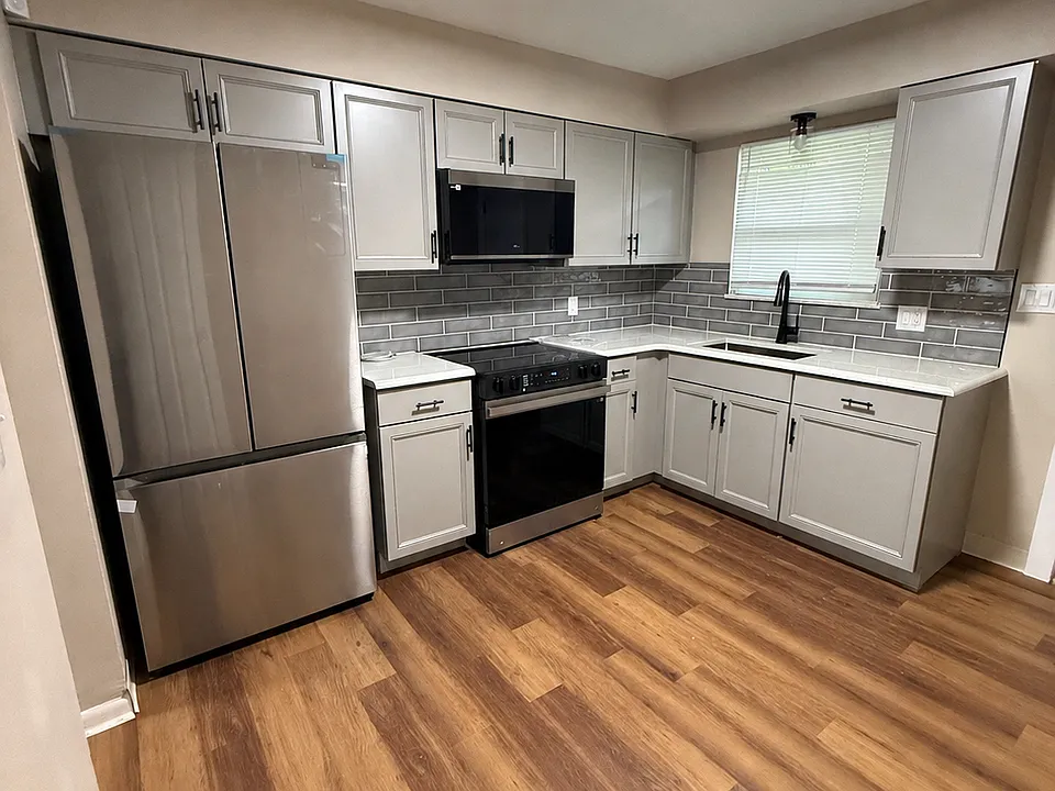 1324 Kent St #1324