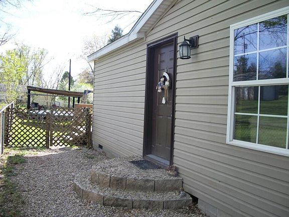 2nd image of 3 W Coffman St