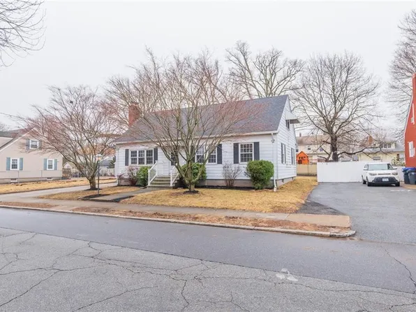 70 Enfield Ave, Providence, RI 02908