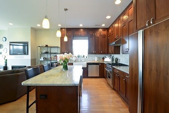 5th image of 2033 N Damen Ave APT 4N