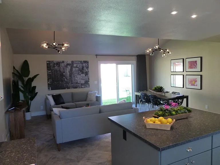 6802 La Salle Dr — Photo 7