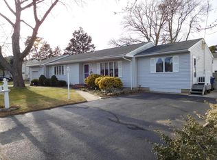 32 Cedar Brook Dr, Toms River, NJ 08753