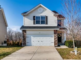 704 College Park Dr, Wentzville, MO 63385