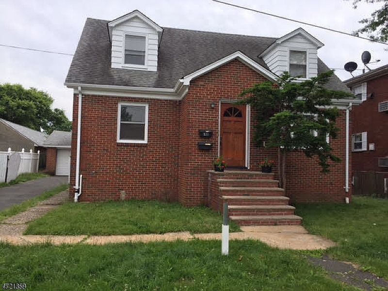 2nd image of 520 Van Buren Ave