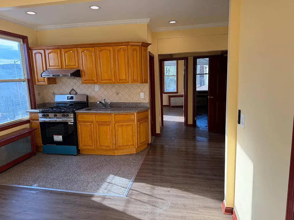 111-03 Rockaway Blvd #2R