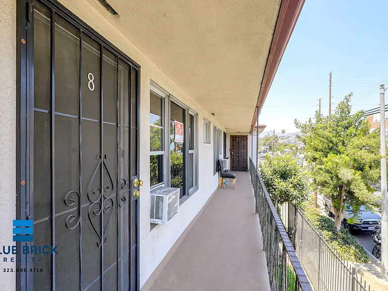 1055 N El Centro Ave #8 — Photo 15