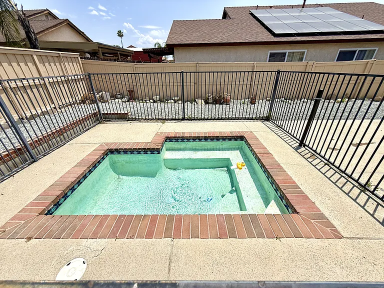 2382 Carlsbad Cir — Photo 30