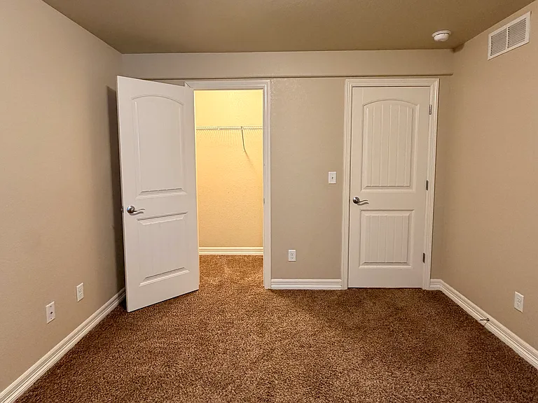 2760 Bridle Dr — Photo 38