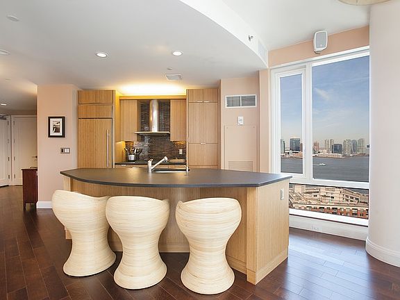 4th image of 70 Little West St APT 20B