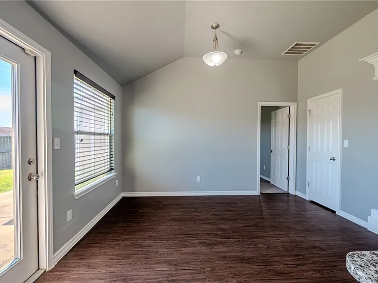 7433 Kolda Dr — Photo 11
