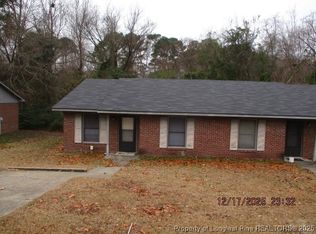 1954 Glenwick Dr, Fayetteville, NC 28304