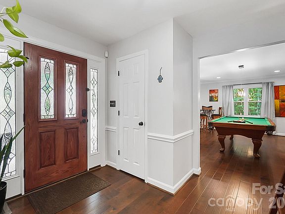 5th image of 432 Raintree Dr