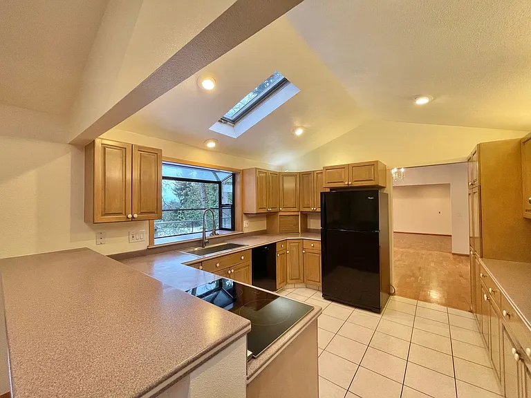8611 NE 26th Pl — Photo 8