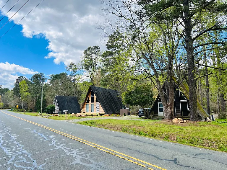 1405 Manns Chapel Rd — Photo 20
