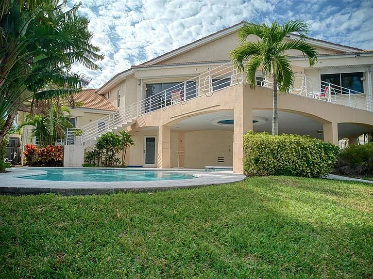 131 Sands Point Dr — Photo 45