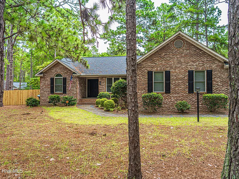 104 Juniper Creek Blvd — Photo 1