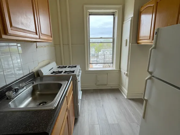 142 Arlington Avenue image 5 of 6