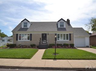302 W Merle Ln, Peoria, IL