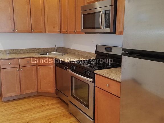 3rd image of 4511 N Wolcott Ave #2B