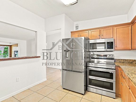 3rd image of 6714 Nina Rosa Dr #B