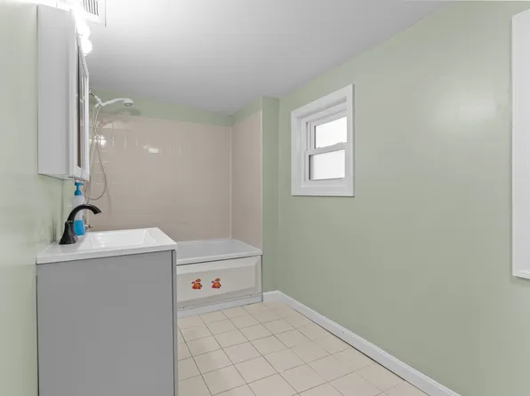 5 Chairville Rd, Medford, NJ 08055