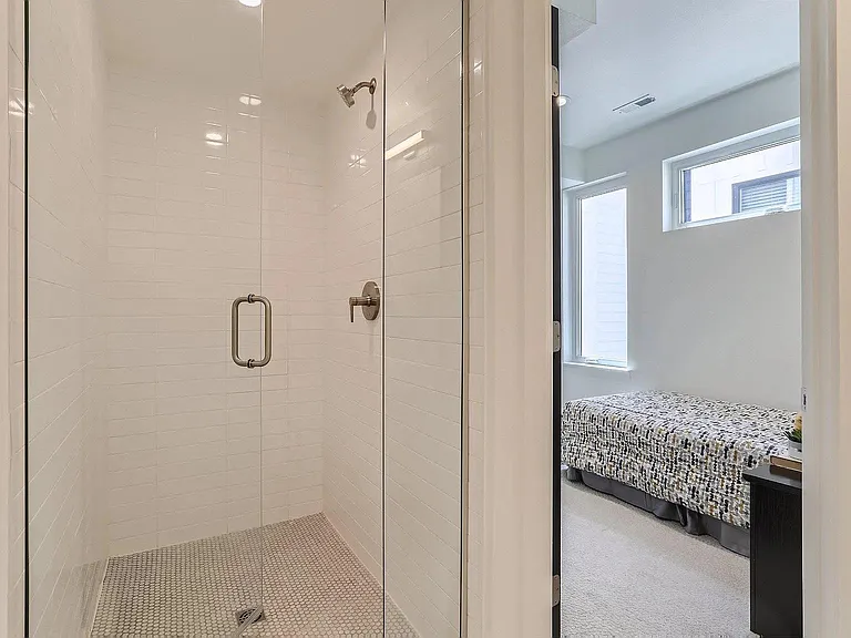 1930 Hooker St #5 — Photo 11